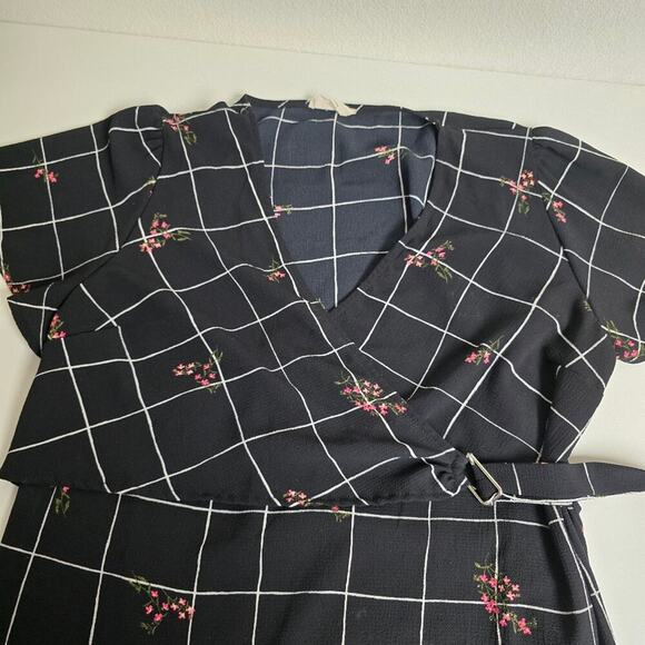 Kirious Black White Grid Floral Cross Front Blouse size XL - Picture 4 of 7